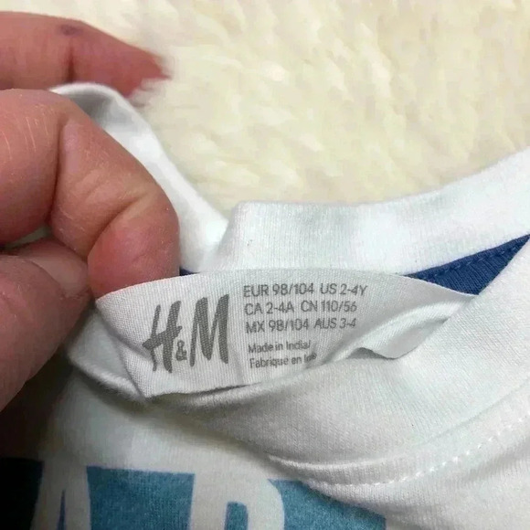 H&M Warning Shark Waters T-Shirt White Size 2-4 Years - Picture 6 of 16